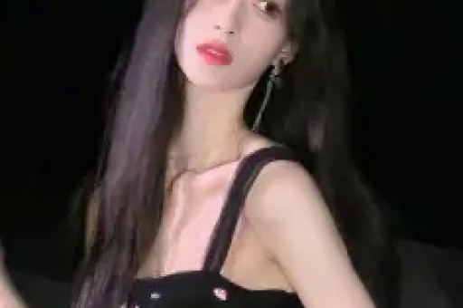 邓伦被爆抖音仅关注杨颖一人疑似绯闻成真网友：理性吃瓜！